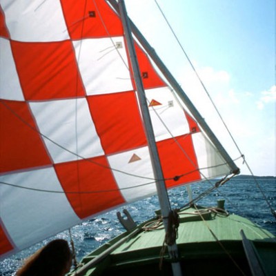 Sailing ship with croatian chekers